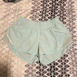 Lululemon hotty hot 2.5 shorts size 6 light blue